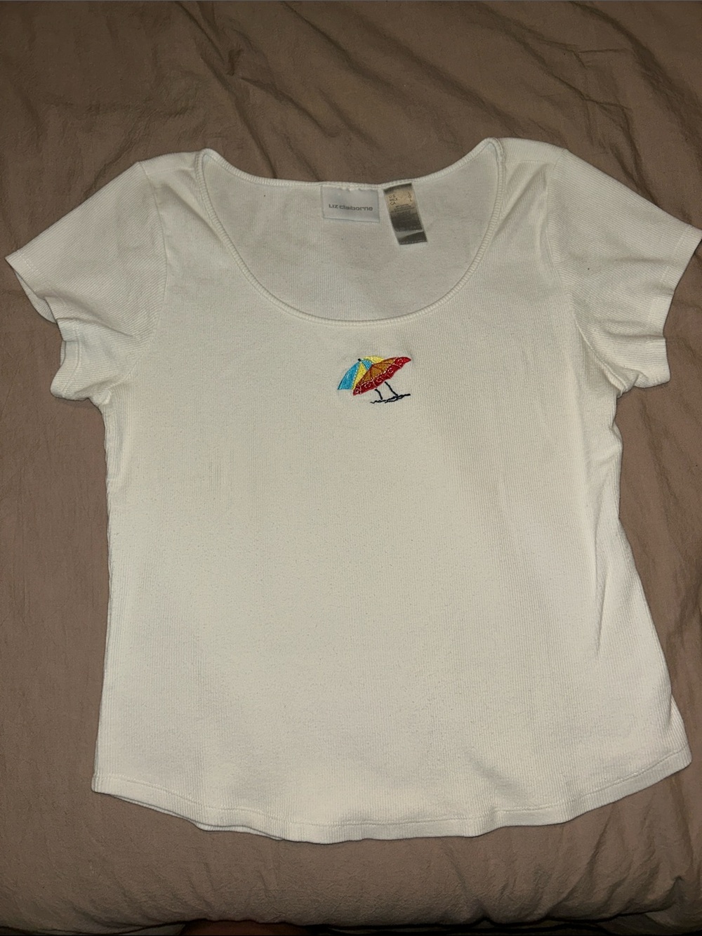 Liz Claiborne Beach Umbrella Embroidered White Tee